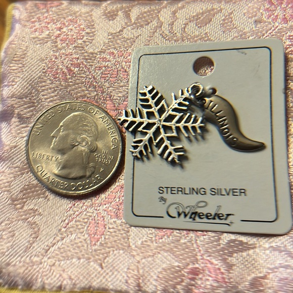 Wheeler sterling silver snowflake/Illinois charm. Made in USA. - Picture 3 of 3
